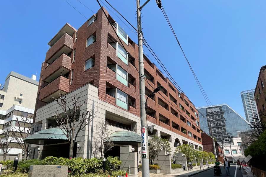 ヴェーゼント赤坂新坂の外観(南西側から)