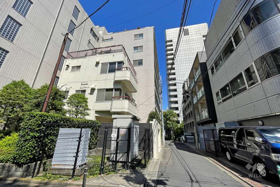 敷地南西側の前面道路
