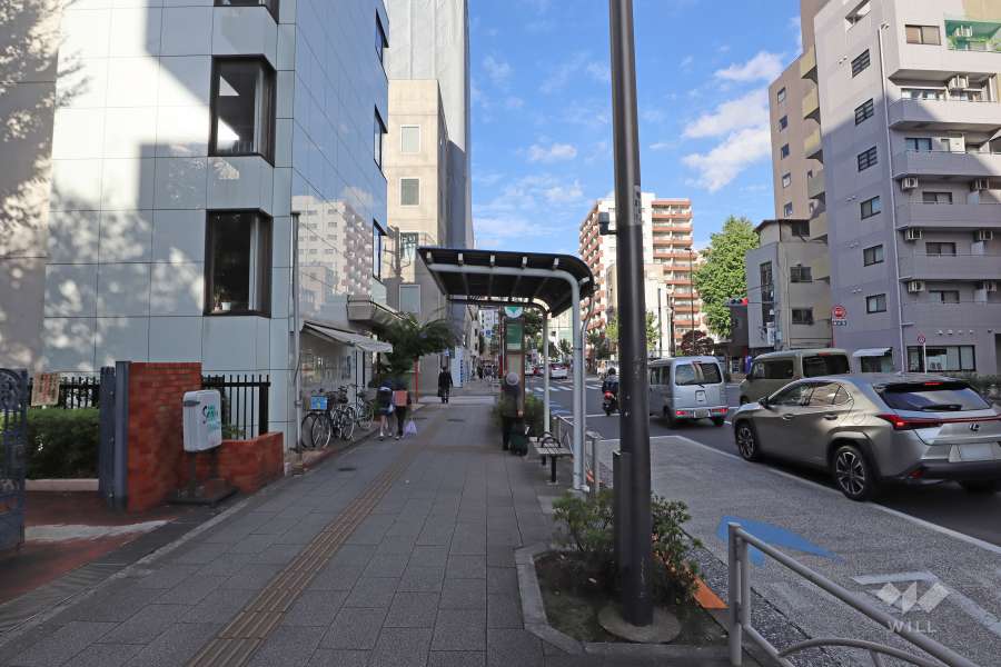 敷地北東側の前面道路