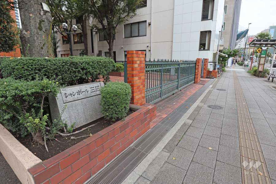 マンションの銘板