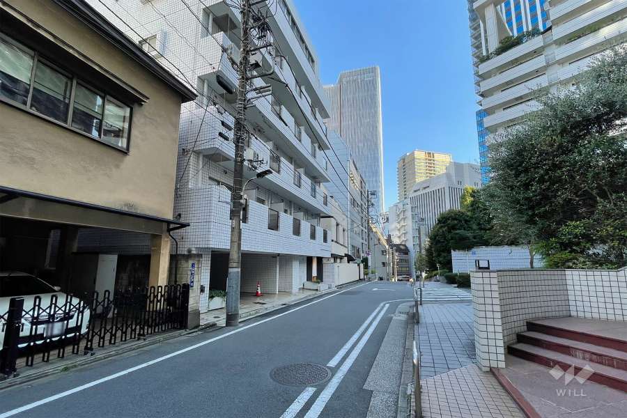 敷地南西側の前面道路