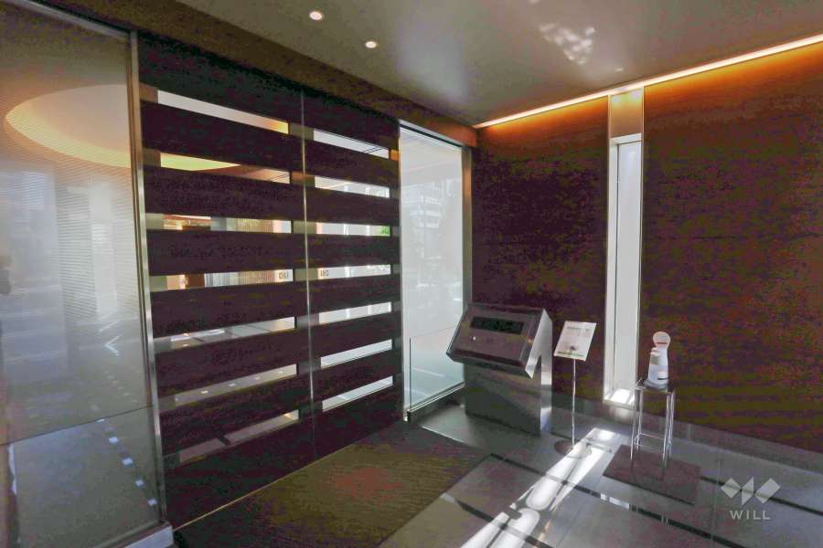 エントランスはオートロック付きです。