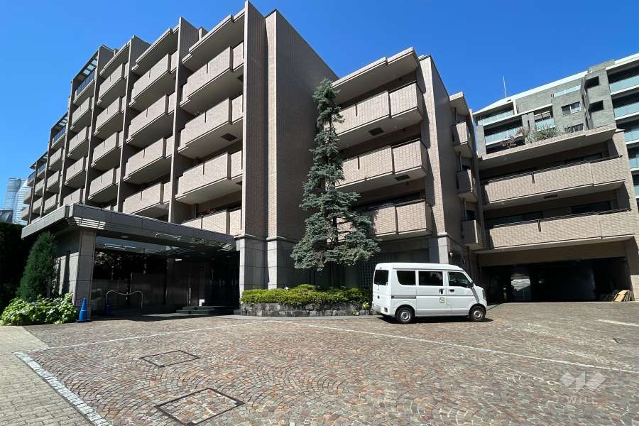 パークハウス六本木麻布三河台の外観（東側から）