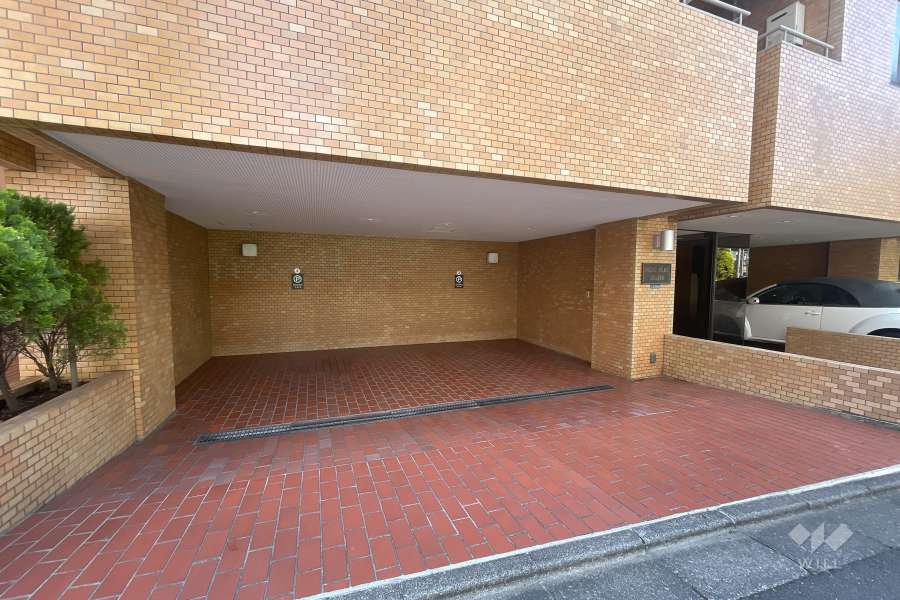 敷地内駐車場（屋外平面式）