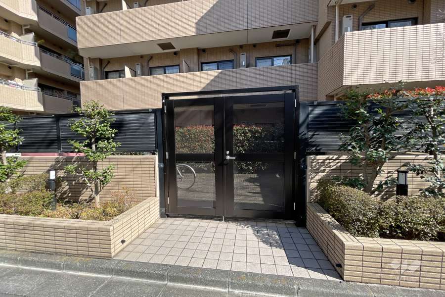 駐輪場（オートロック付き）