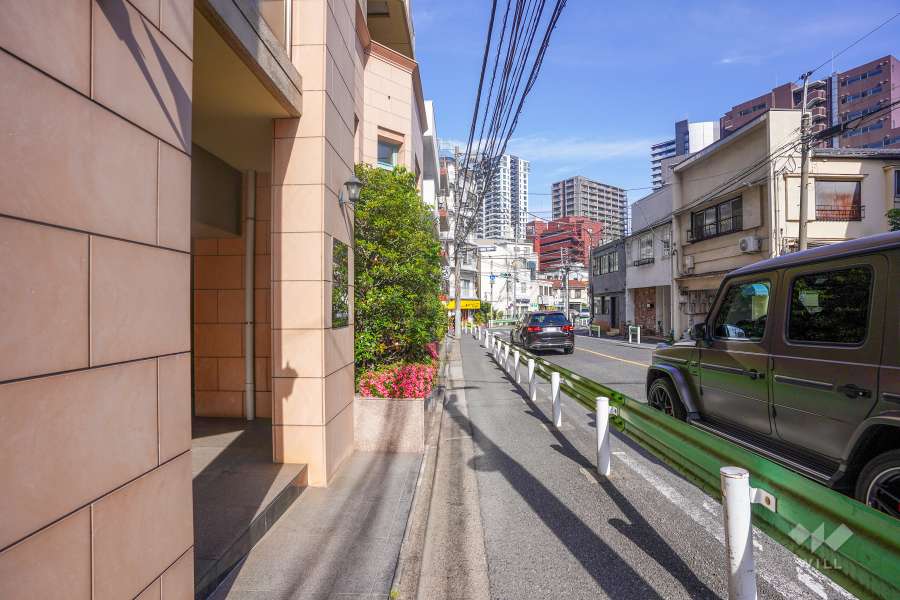 敷地南側の前面道路　