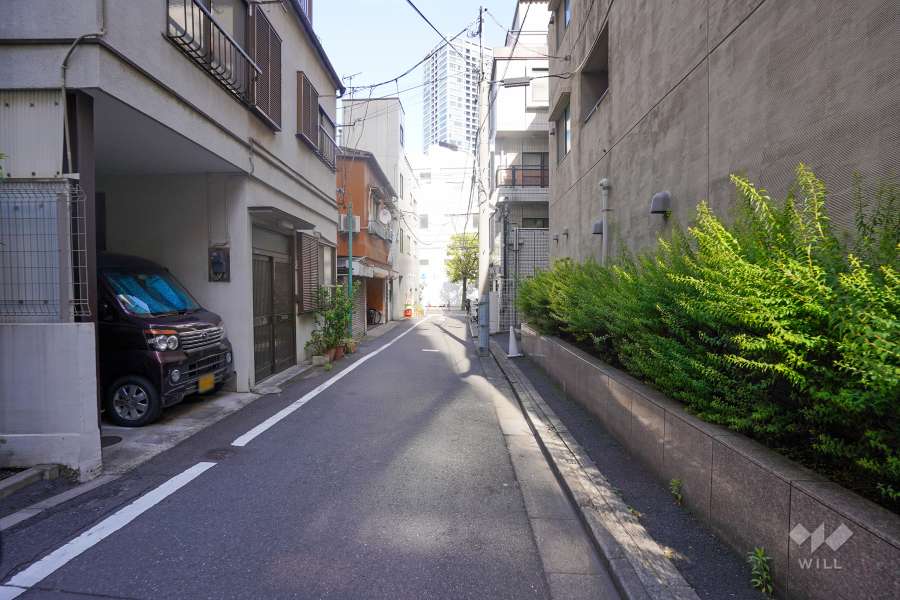 敷地北側の前面道路　