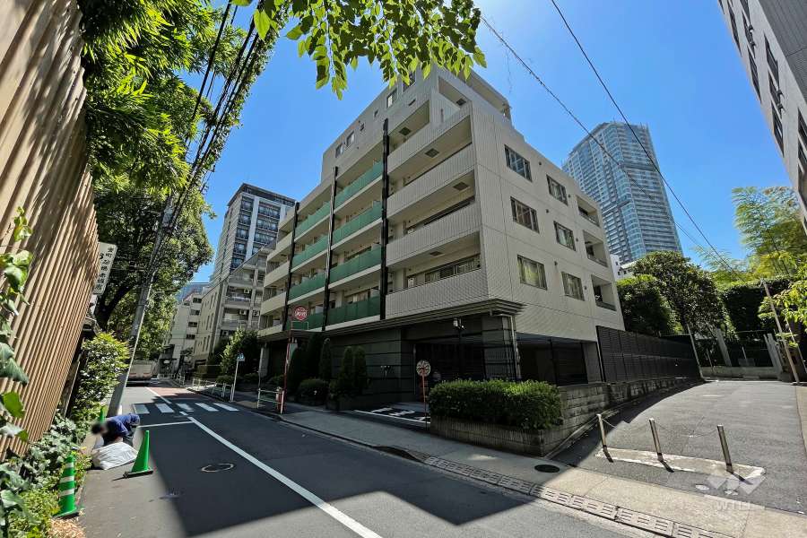敷地北西側の前面道路