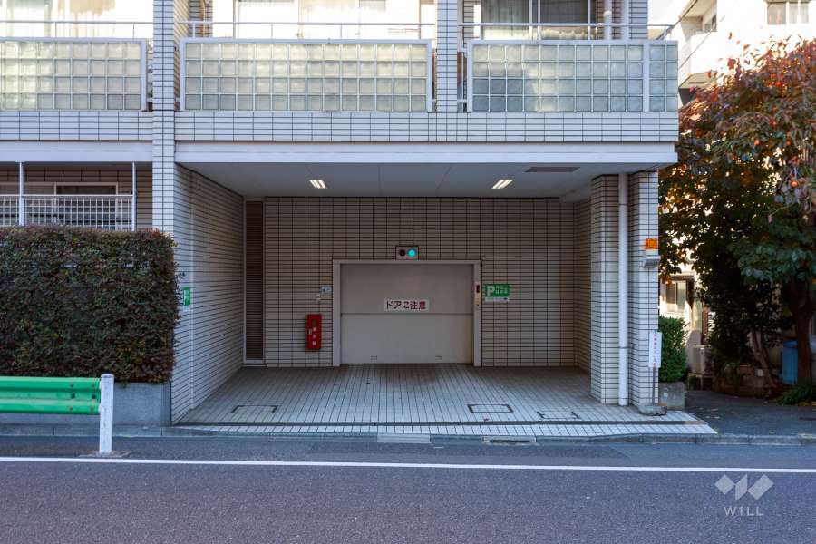 駐車場の出入り口