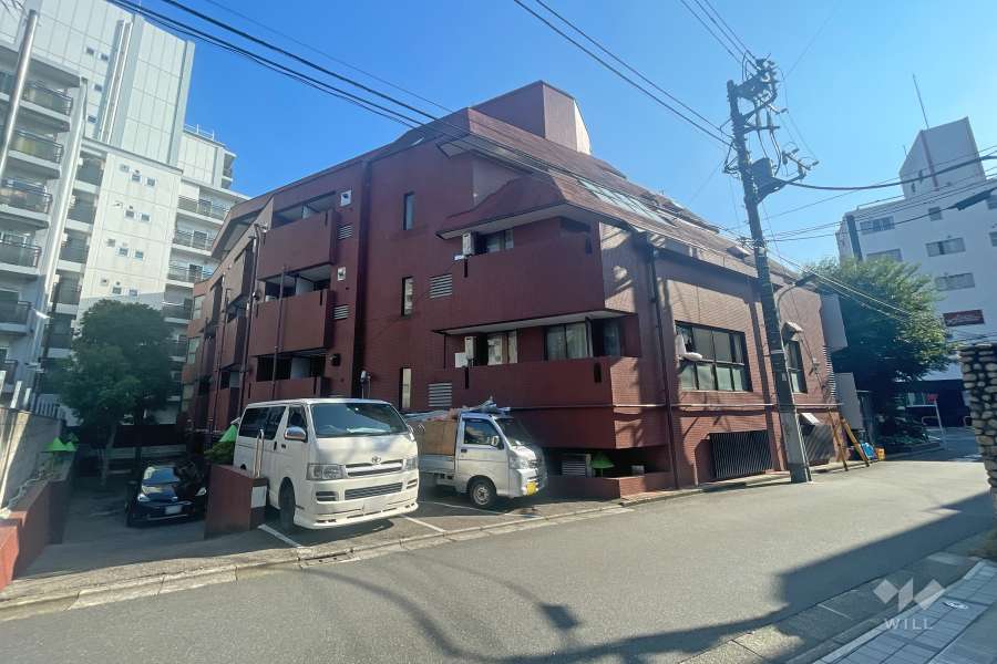 ライオンズマンション六本木の外観（北西側から）