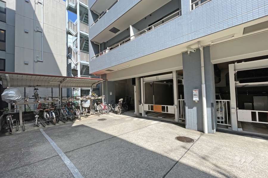 敷地内駐車場（屋内機械式）