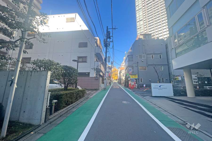 敷地北東側の前面道路