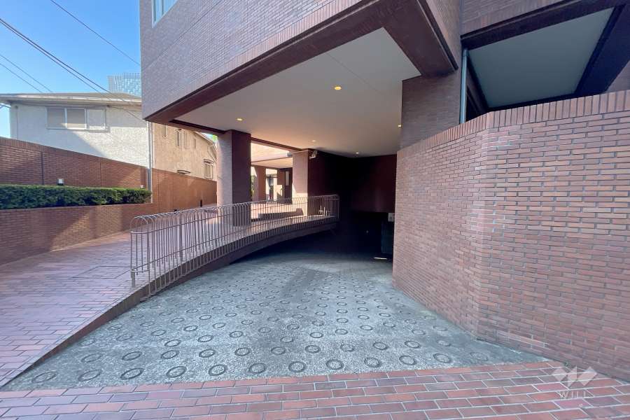 駐車場の出入り口