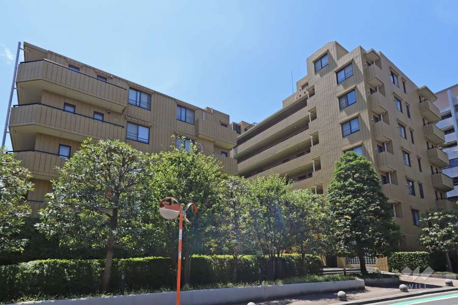 藤和赤坂アパートメントの外観（北東から）