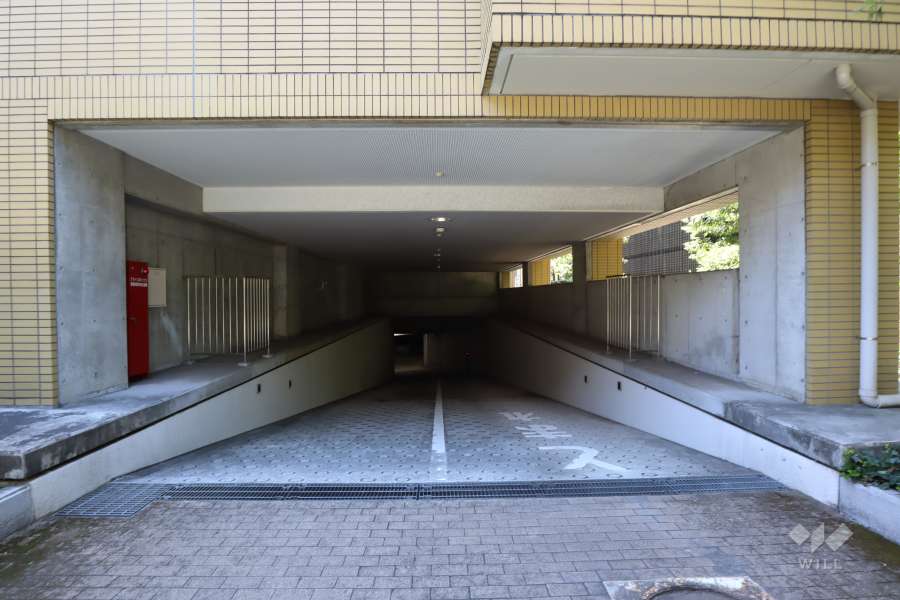 駐車場の出入り口