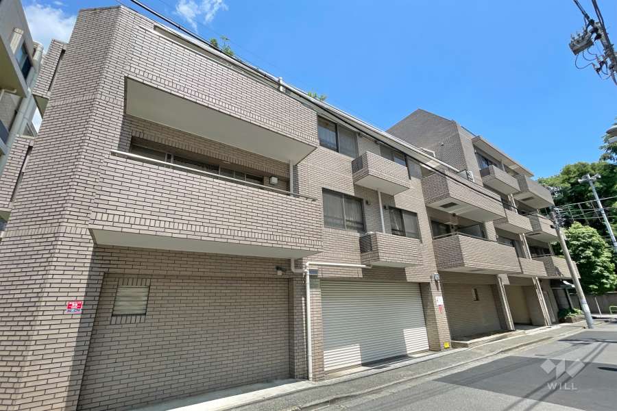 白金三光坂パークマンションの外観（南西側から）