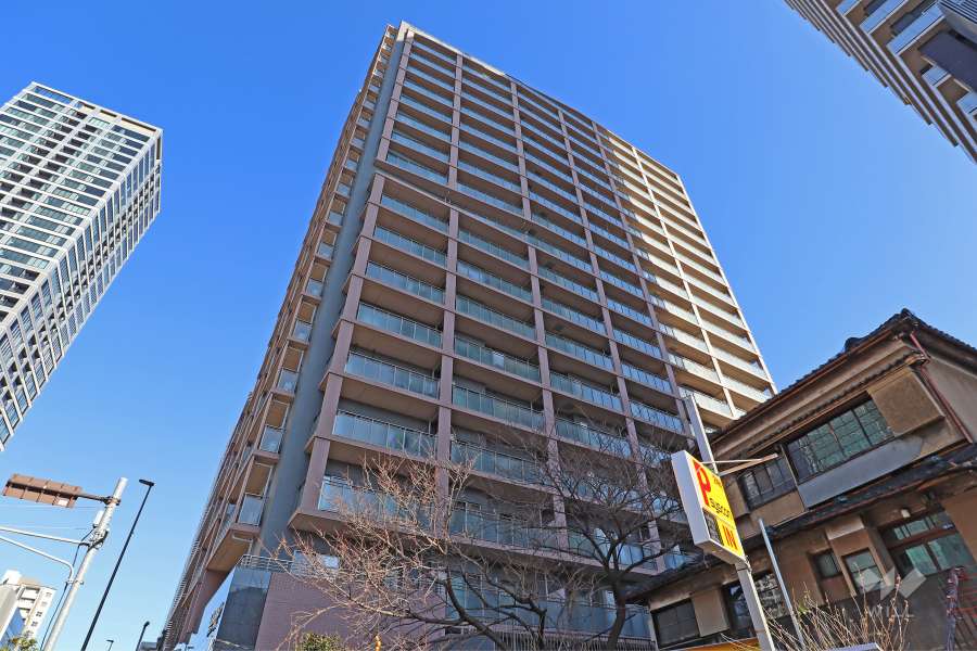 グローリオ白金高輪の外観（西側から）