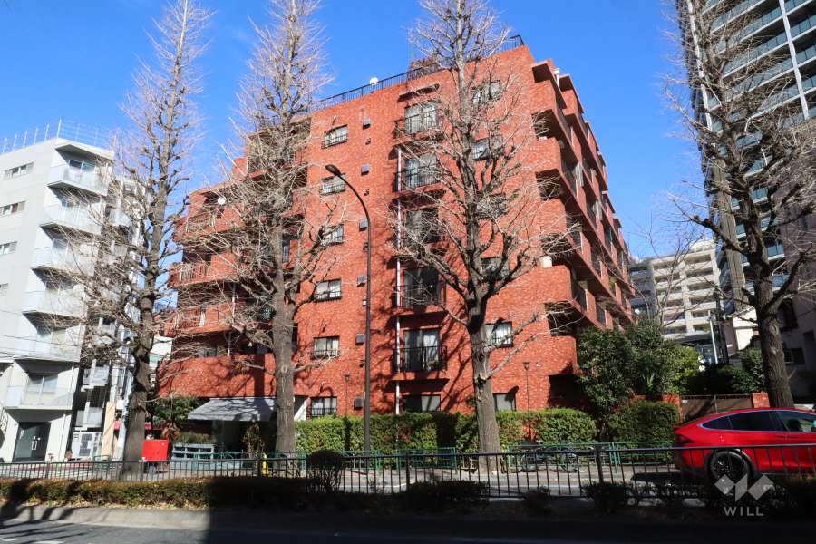 シャンボール白金の外観（南西側から）