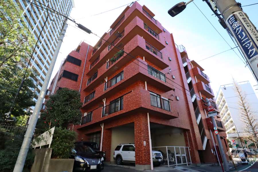 シャンボール白金の外観(北側から)