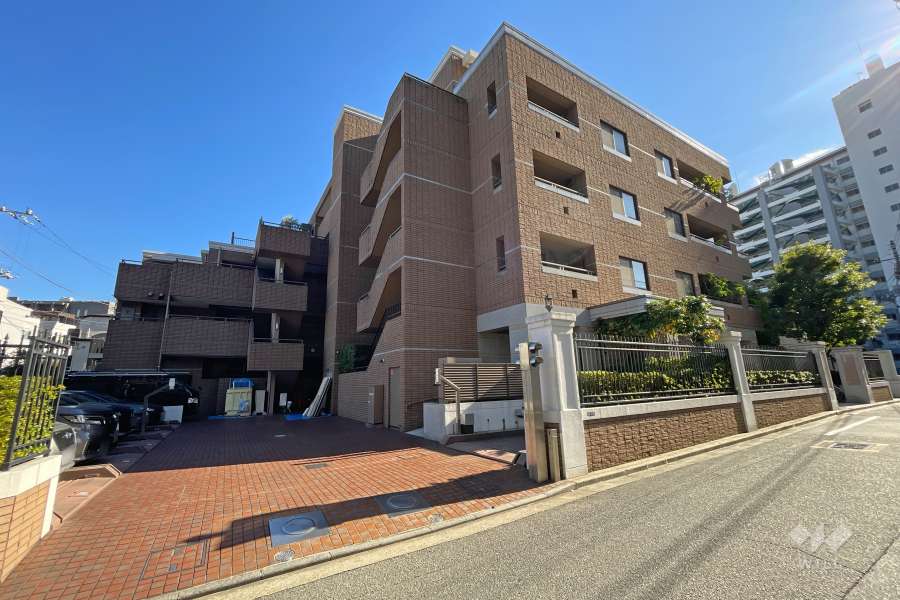 ファミールコート白金ヒルズの外観（北西側から）