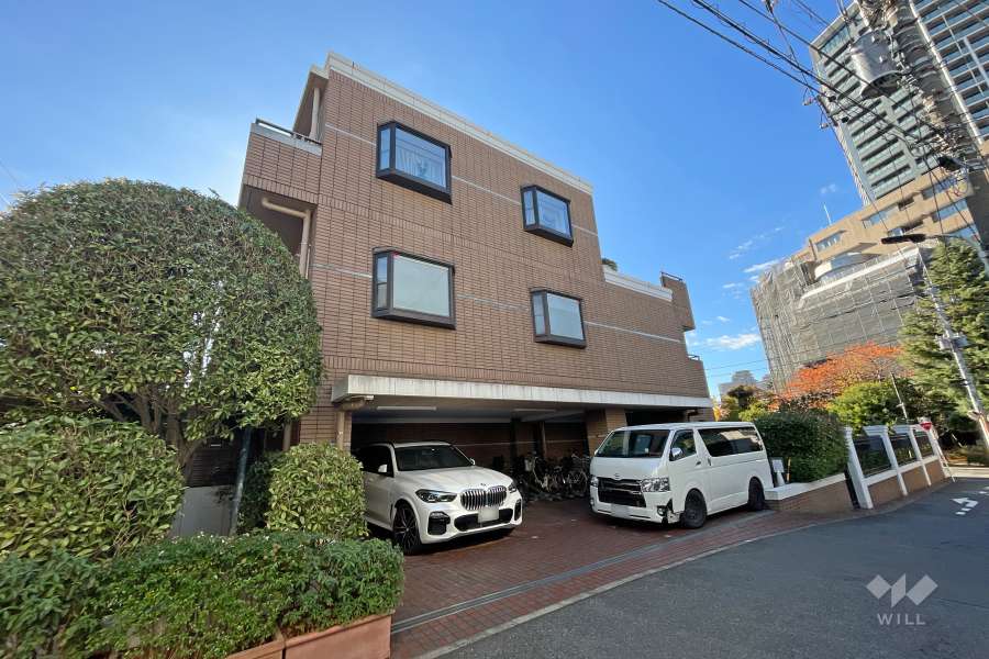 ファミールコート白金ヒルズの外観（北東側から）