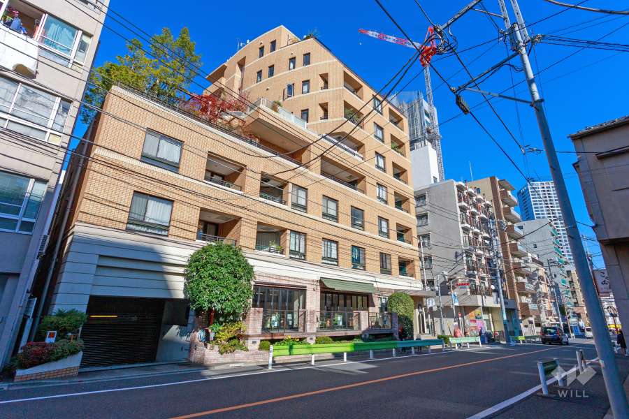 フォリア白金の外観（南西側から）