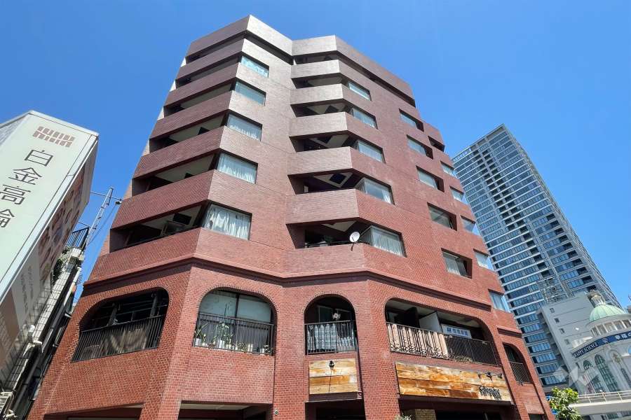 ライオンズマンション白金東の外観（南西側から）