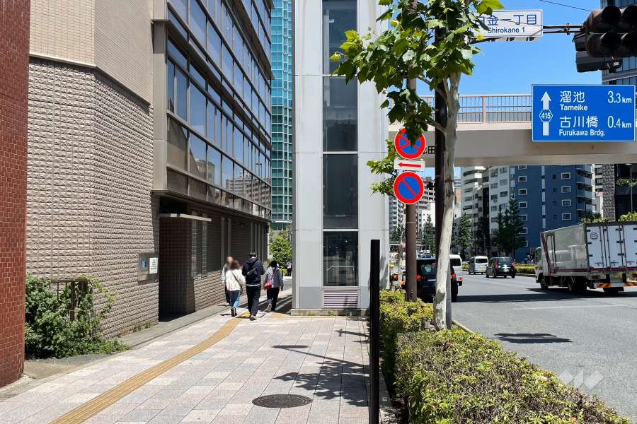 敷地南東側の前面道路　