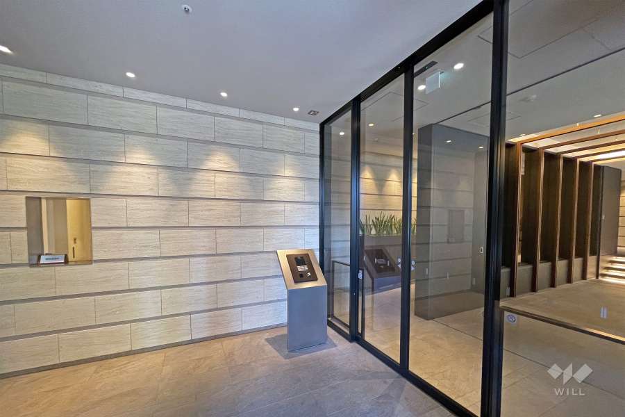 エントランスはオートロック付きです。