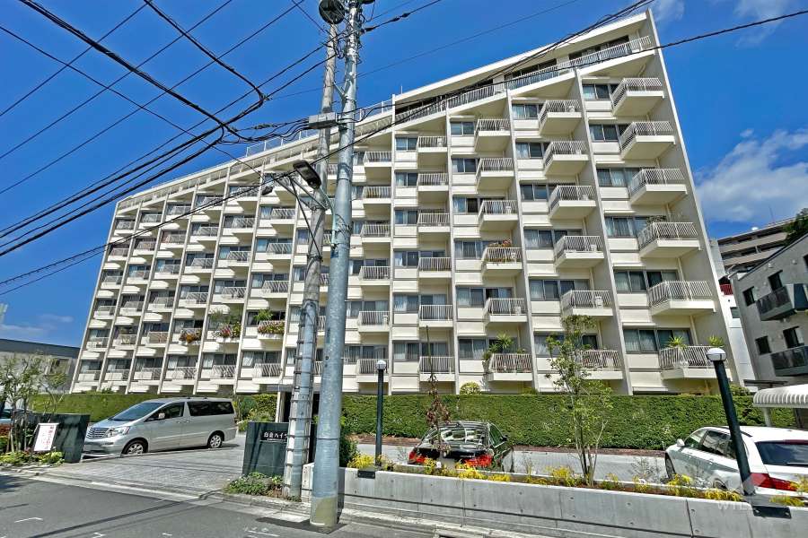白金ハイツの外観（南東側から）