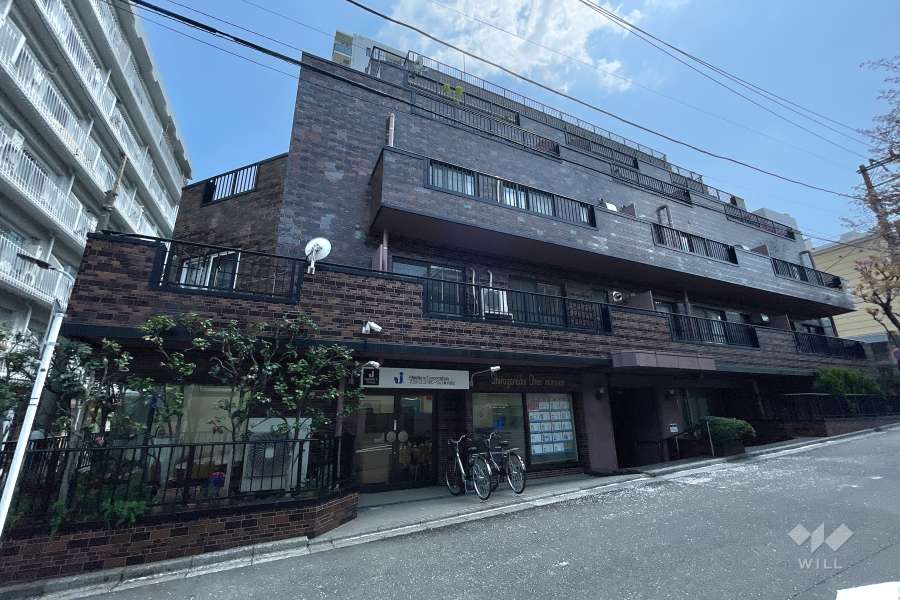 白金台桜苑マンションの外観(北西側から）