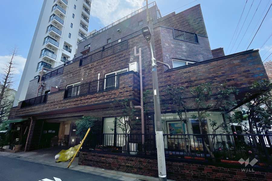 白金台桜苑マンションの外観(北東側から）