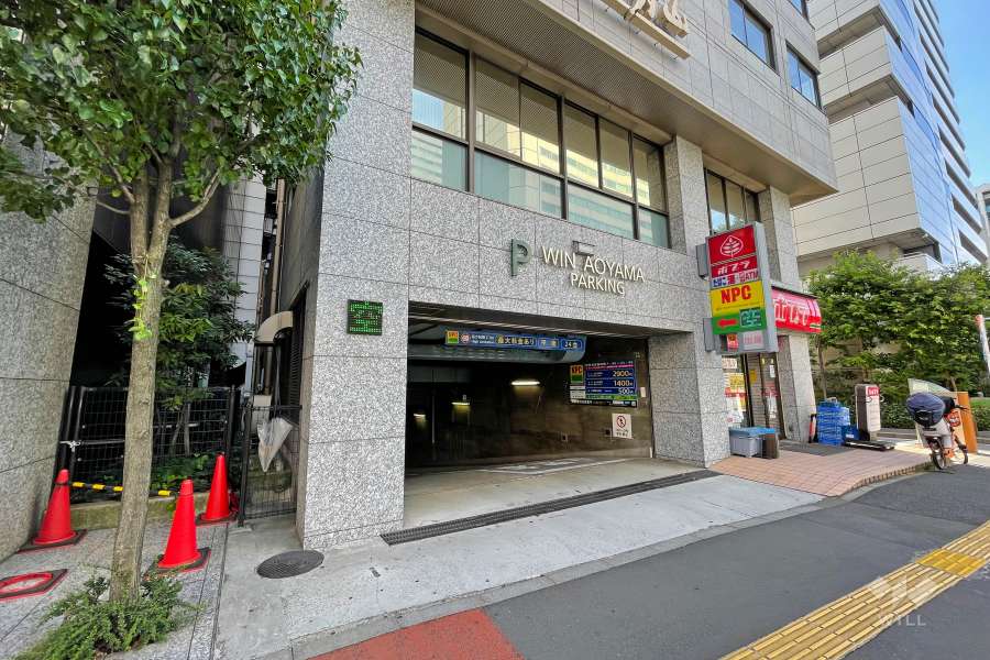 駐車場の出入り口