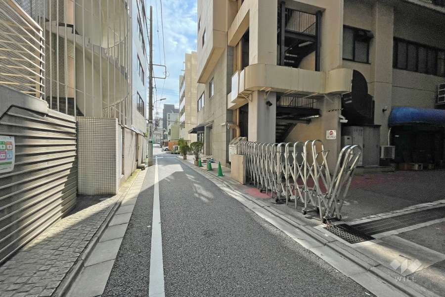 敷地南東側の前面道路