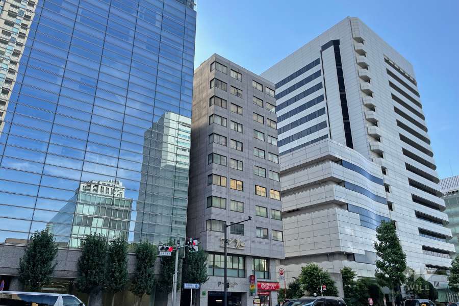 ウィン青山の外観（南東側から）