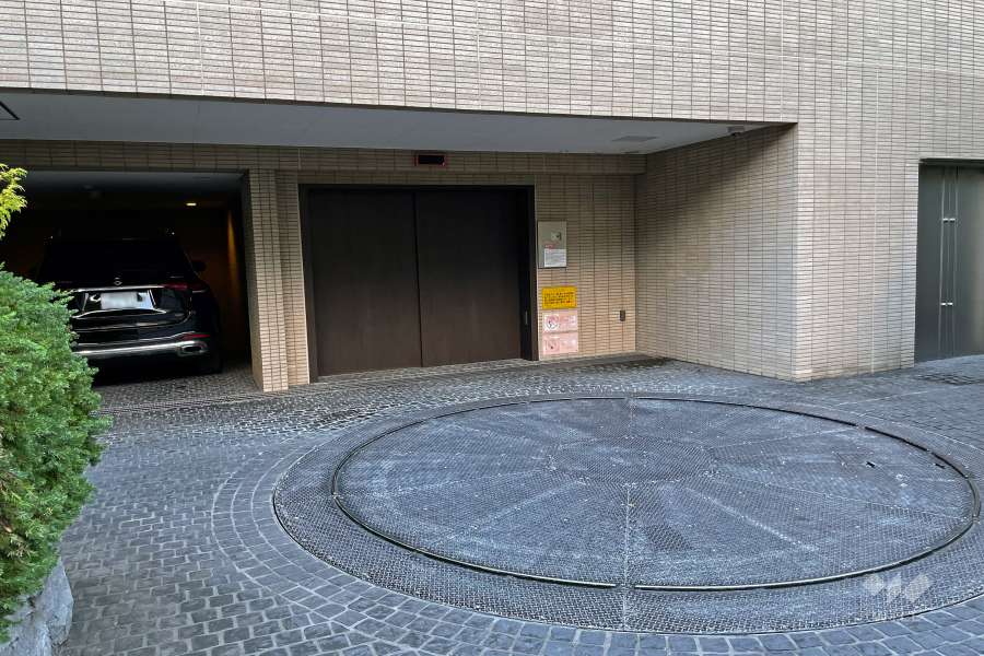 敷地内駐車場（屋内平面式）