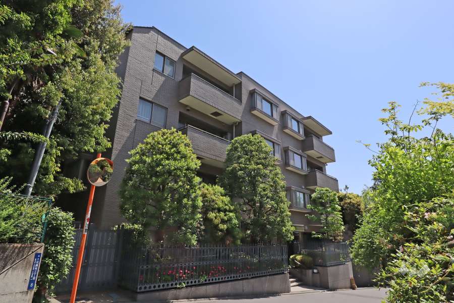 エル・コモド元麻布の外観（北西側から）