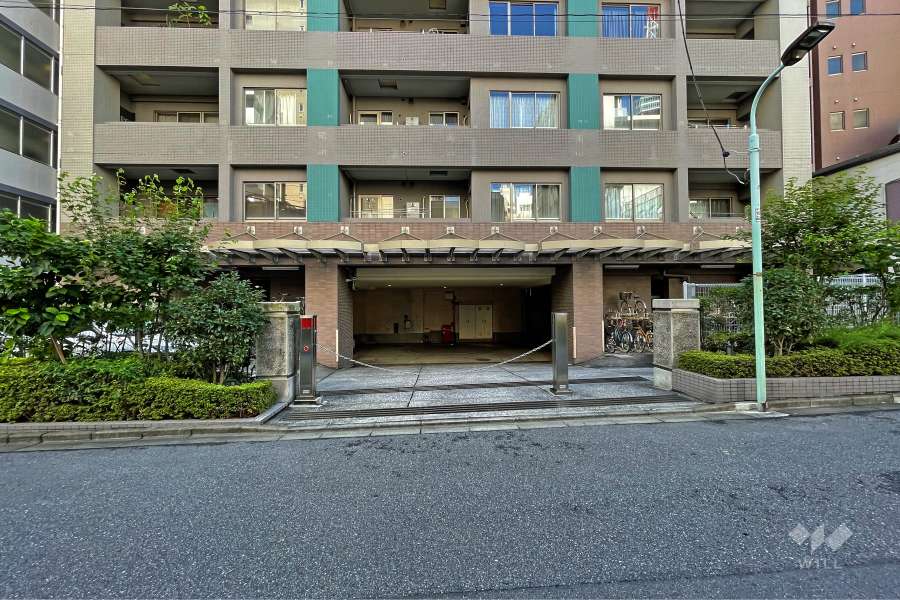 駐車場の出入り口