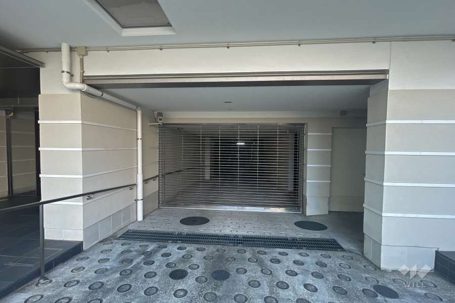 駐車場の出入り口（リングシャッター付き）