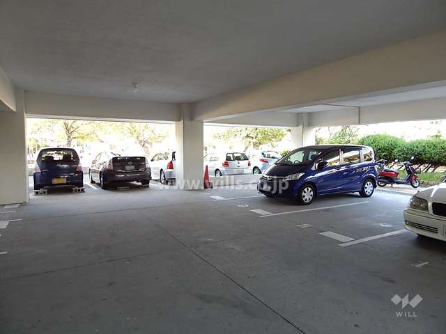 敷地内駐車場（屋内平面式）