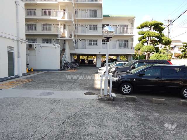 敷地内駐車場（屋外平面式）