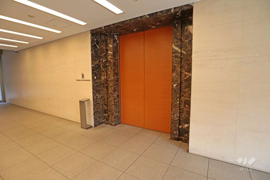 エントランスはオートロック付です。