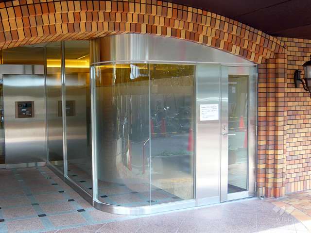 メールボックス（管理人さんにカギを開けてもらわないと入れません）