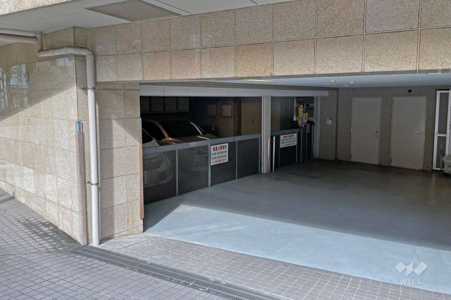 敷地内駐車場（屋内機械式）