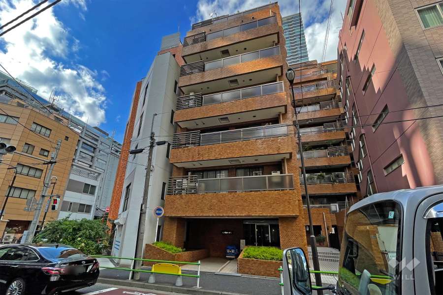 虎ノ門ガーデンの外観（南側から）