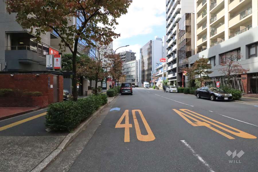 敷地北側の前面道路