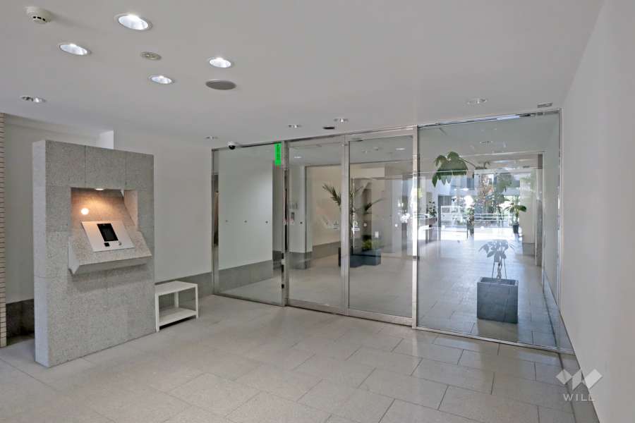 エントランスはオートロック付きです