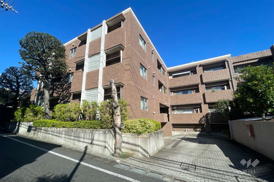 ヴィラテラッセ白金台の外観（南東側から）