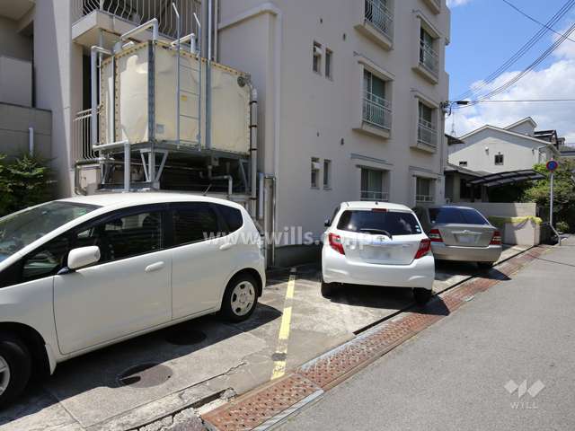 敷地内駐車場（屋外平面式）