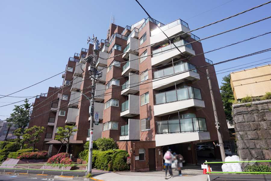 マンション白金台の外観（北東側から）